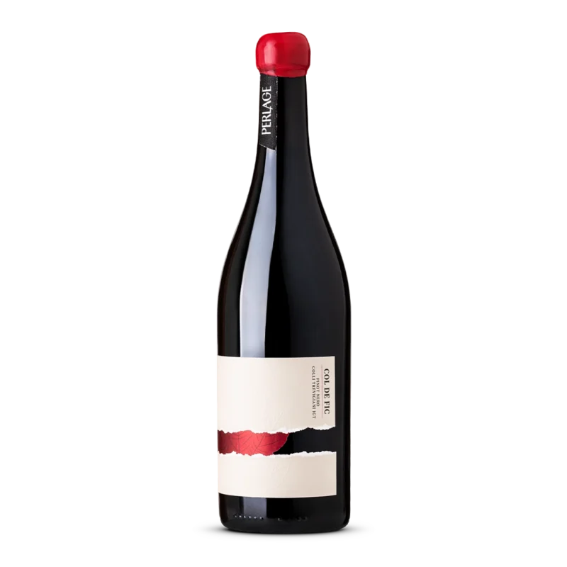 Bottiglia di vino bio Perlage, carattere rosso vibrante, legato all'eccellenza di Conegliano Valdobbiadene.